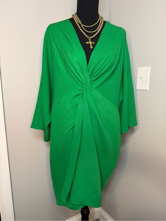 Boohoo Plus Dresses & Skirts - Boohoo Plus Vibrant Green Twist-Front Midi Dress